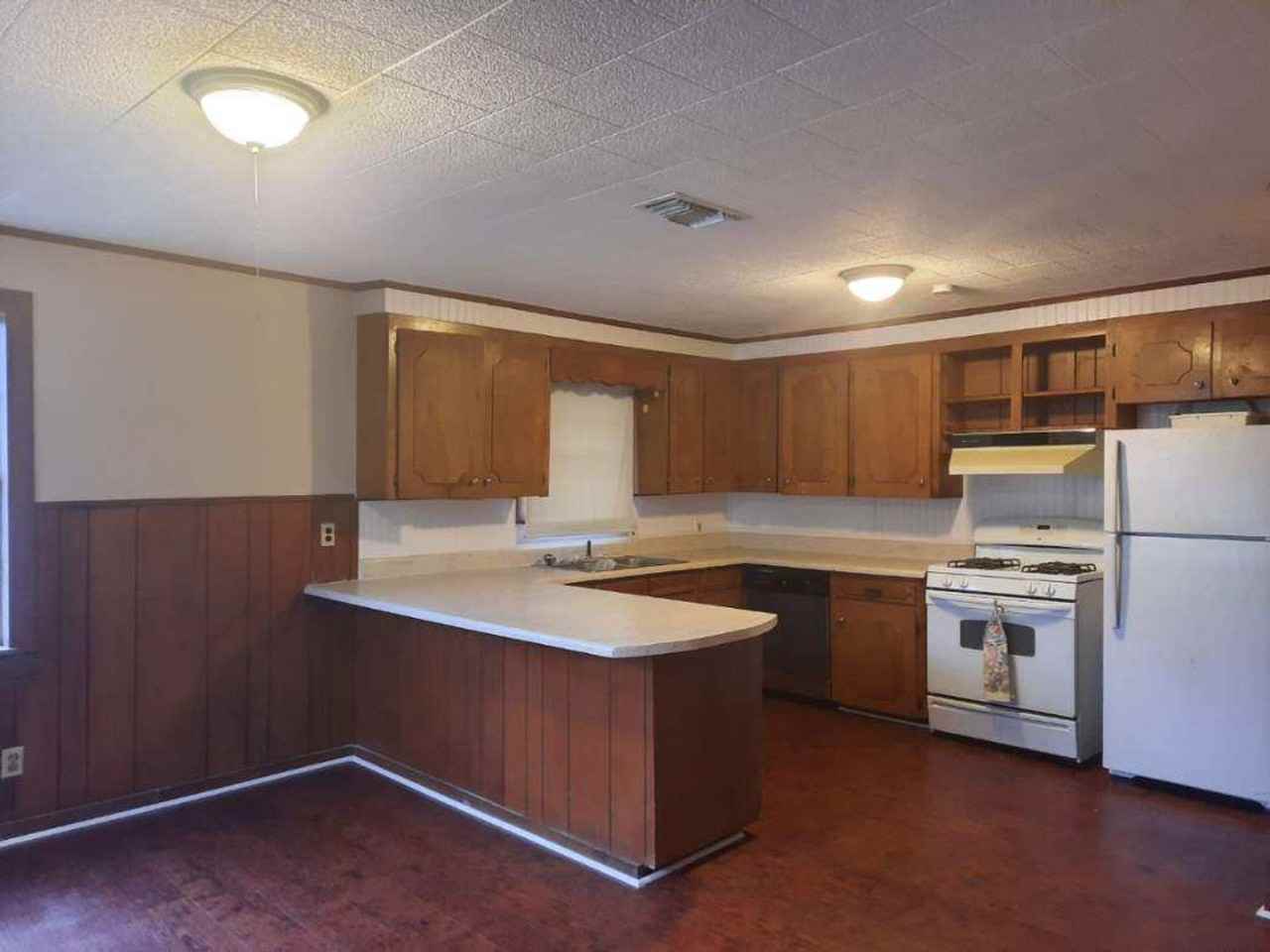 2948 W Jordan St - Photo 2 of 10