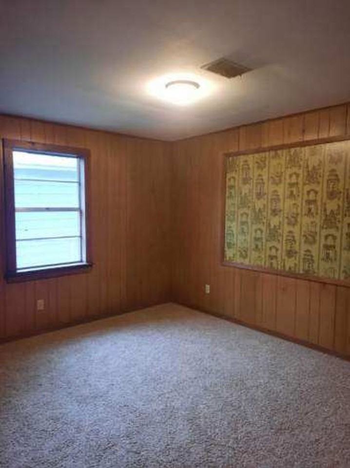 2948 W Jordan St - Photo 6 of 10