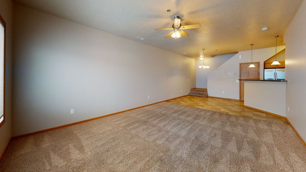 1632 35th Ave Se - Photo 3 of 11