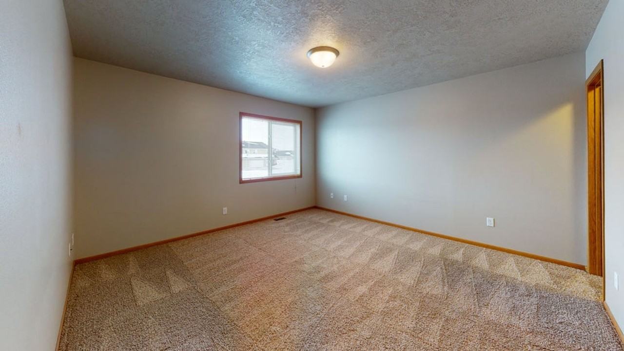 1632 35th Ave Se - Photo 7 of 11