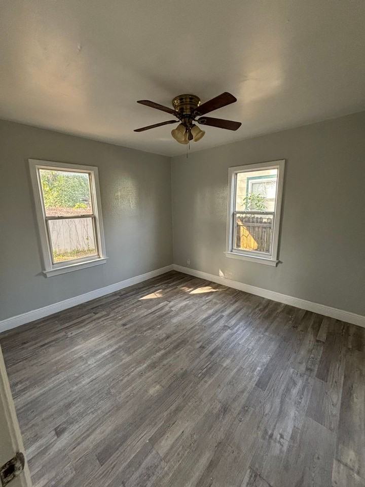 2912 23rd St N - Photo 5 of 9