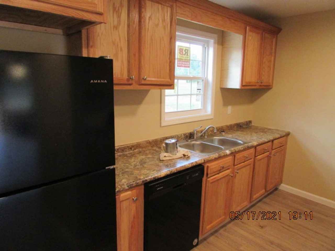 990B Mayfield Dr - Photo 3 of 11