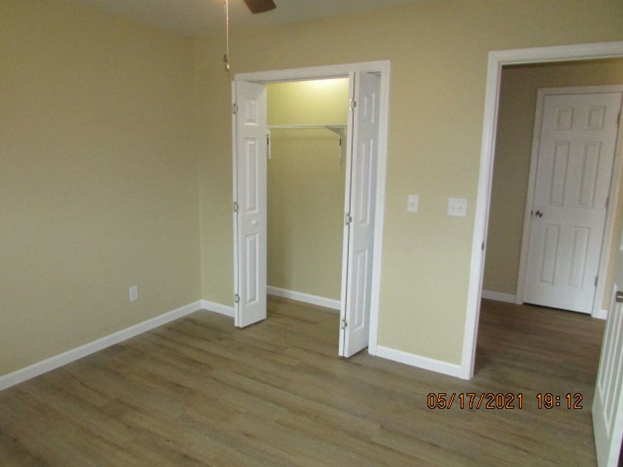 990B Mayfield Dr - Photo 6 of 11