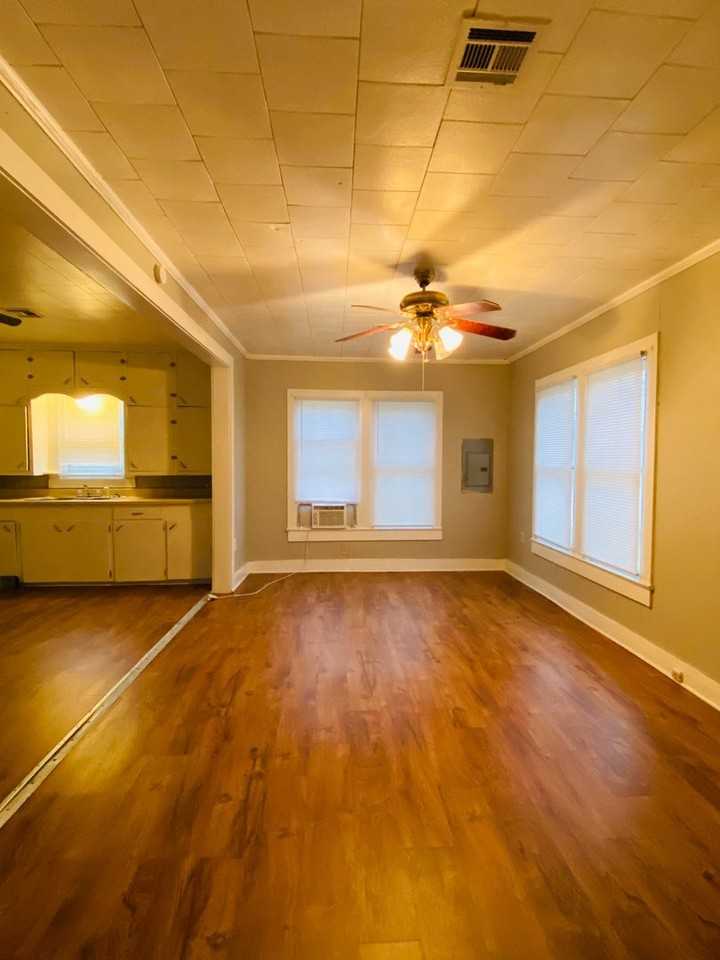 500 Locust St - Photo 2 of 8