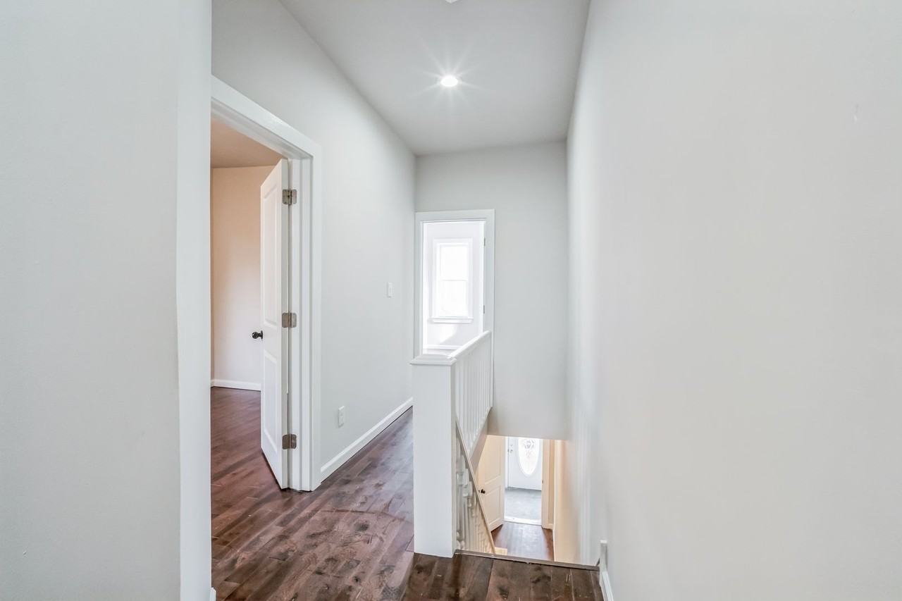 1328 S Wilton St - Photo 2 of 13