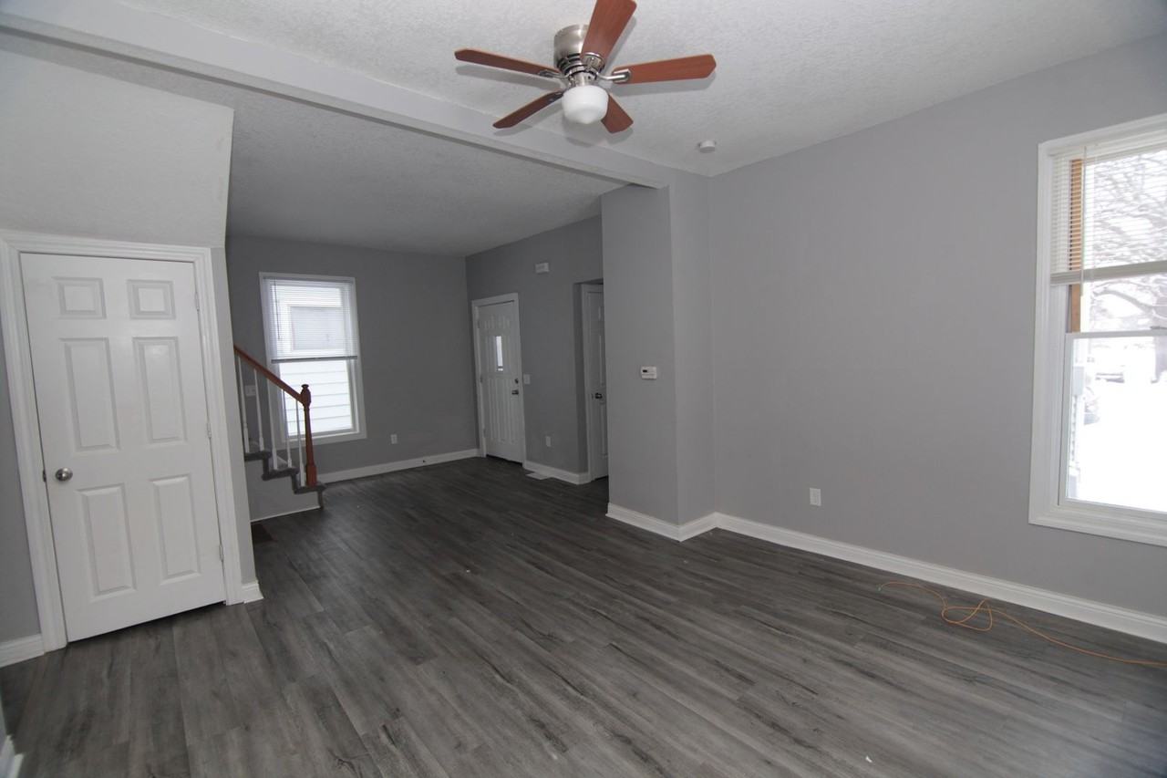 1235 Scott St - Photo 2 of 19