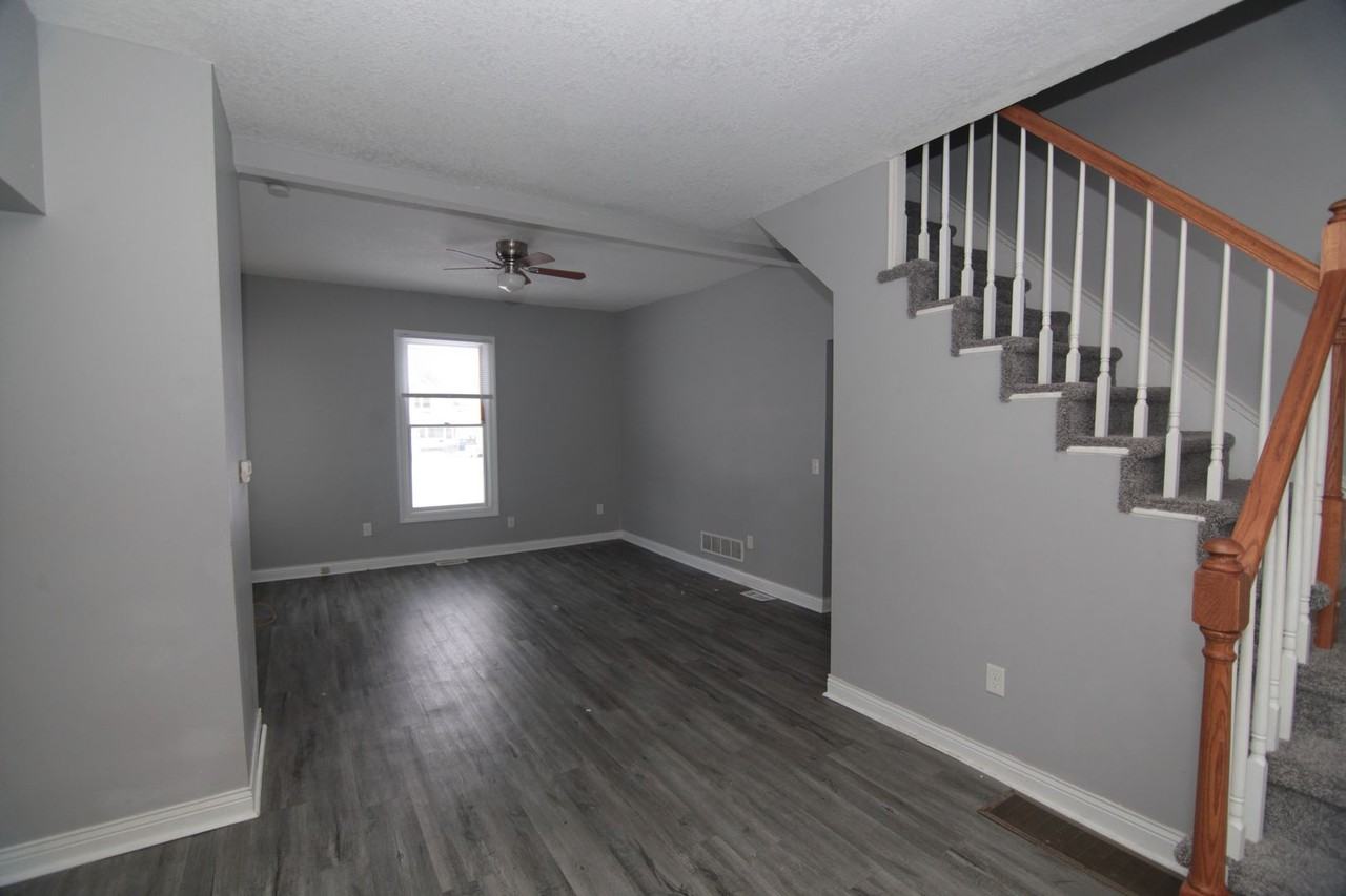 1235 Scott St - Photo 3 of 19