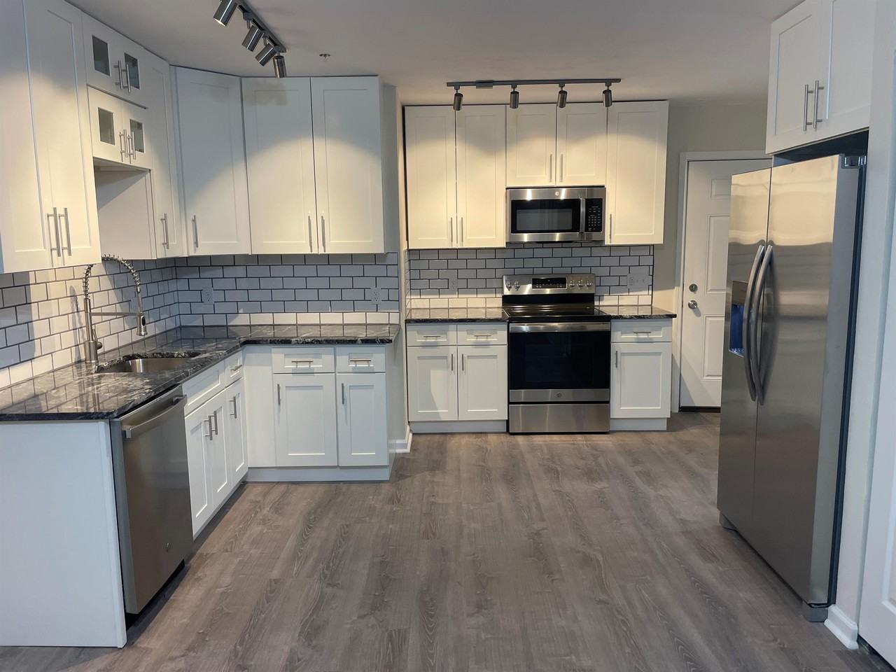 Stanton 5606 - Photo 2 of 36