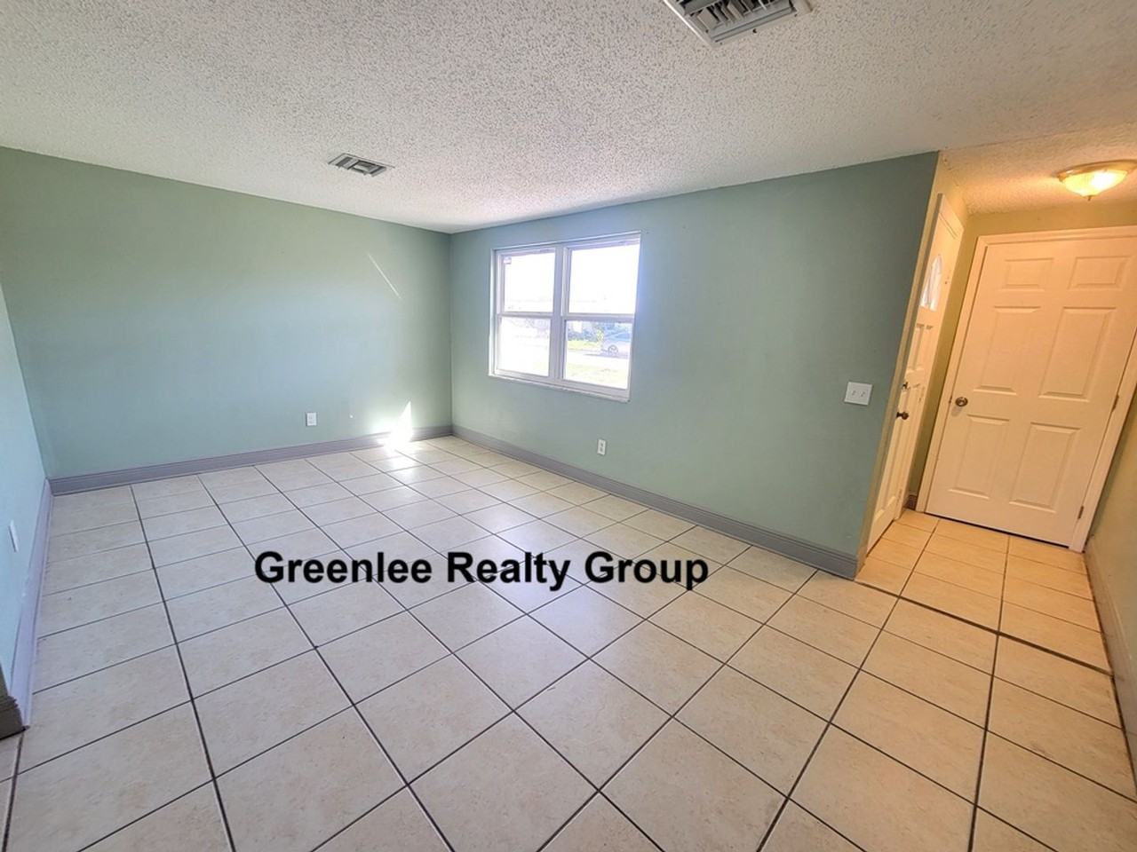 6211 Seabreeze Dr - Photo 3 of 25