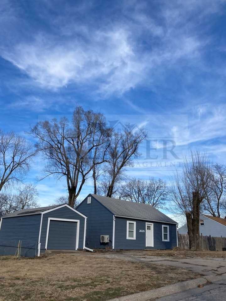 2620 Oak Grove Rd - Photo 2 of 12