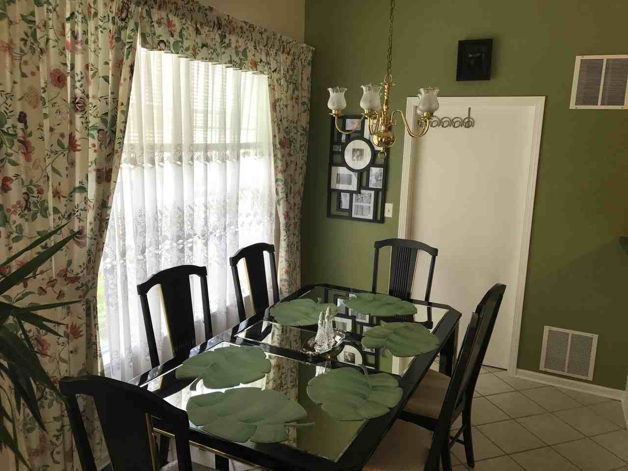 1493 Keystone Ct - Photo 3 of 20