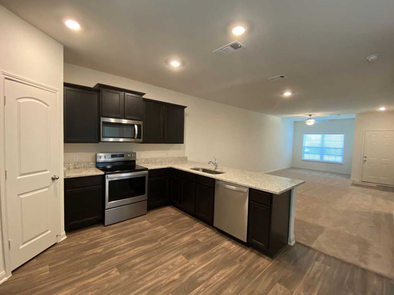 105 Brunswick Ln - Photo 6 of 33