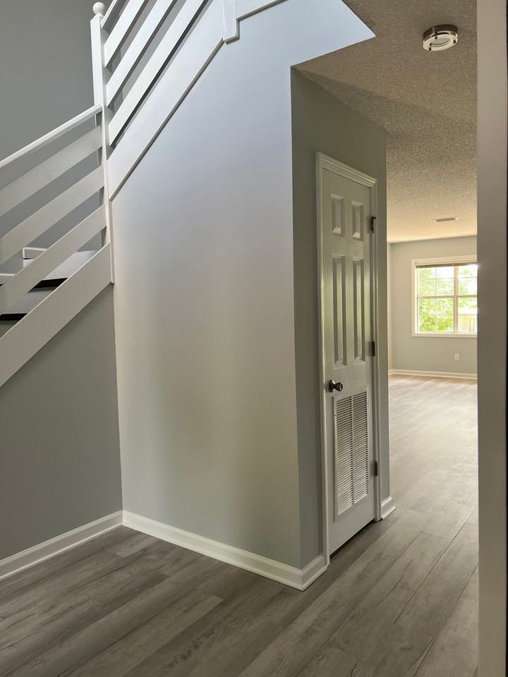 115 W Briar Dr - Photo 5 of 20
