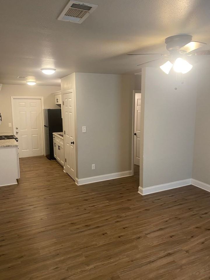 Ponchatoula Commons - Photo 2 of 14