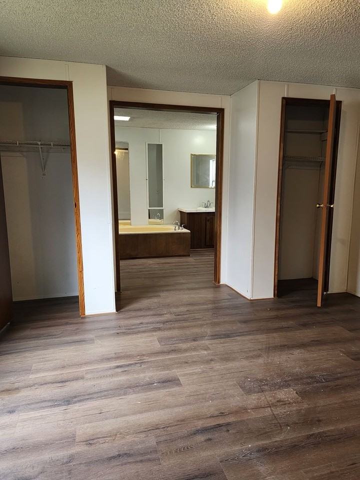 87 LOT 87 - Photo 3 of 4