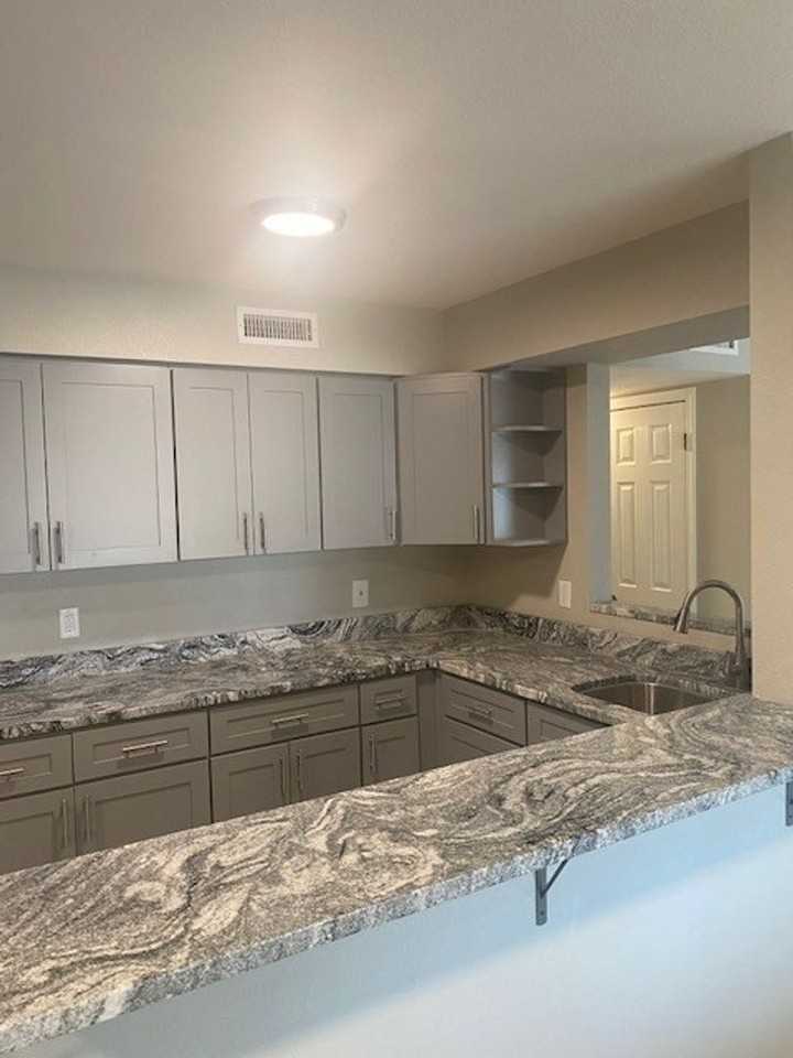 1501 S Pennsylvania Ave - Photo 5 of 12