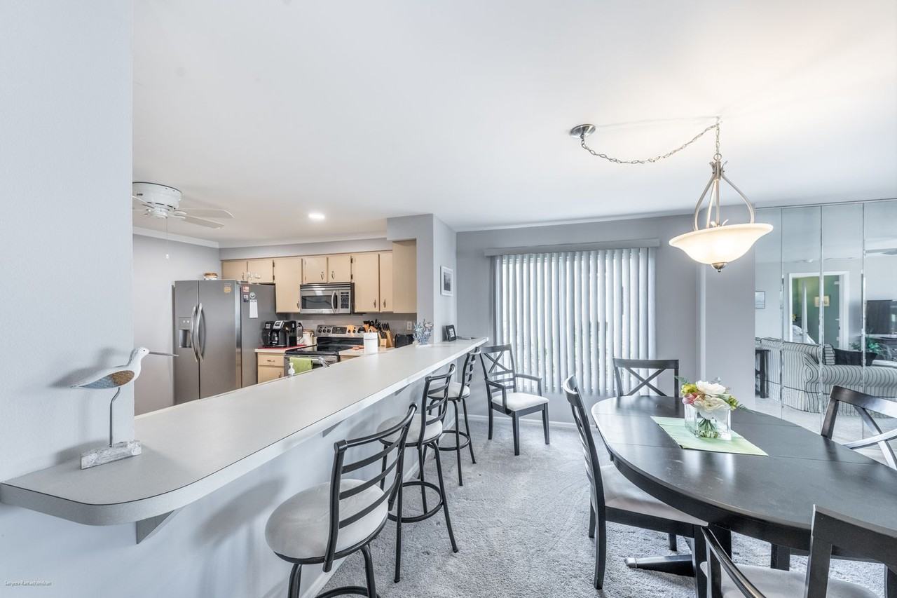 1477 Park Beach Cir #11 - Photo 4 of 46