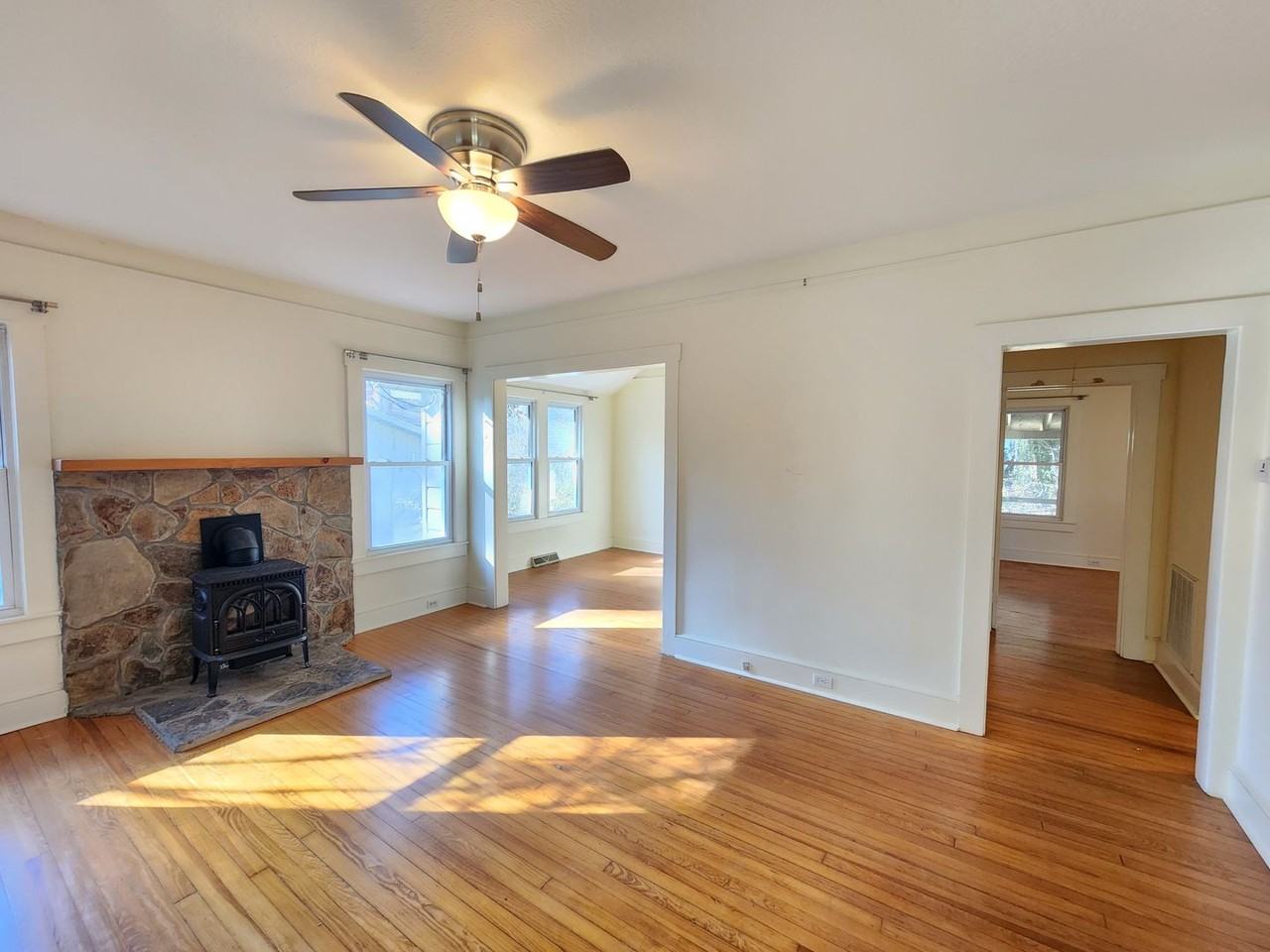 115 1st St - Photo 4 of 16