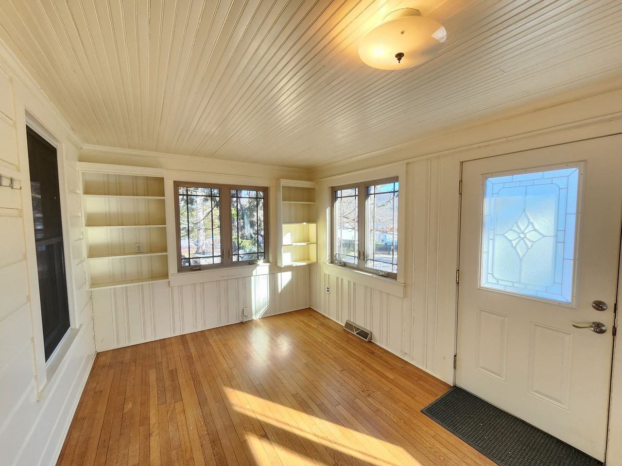 115 1st St - Photo 5 of 16