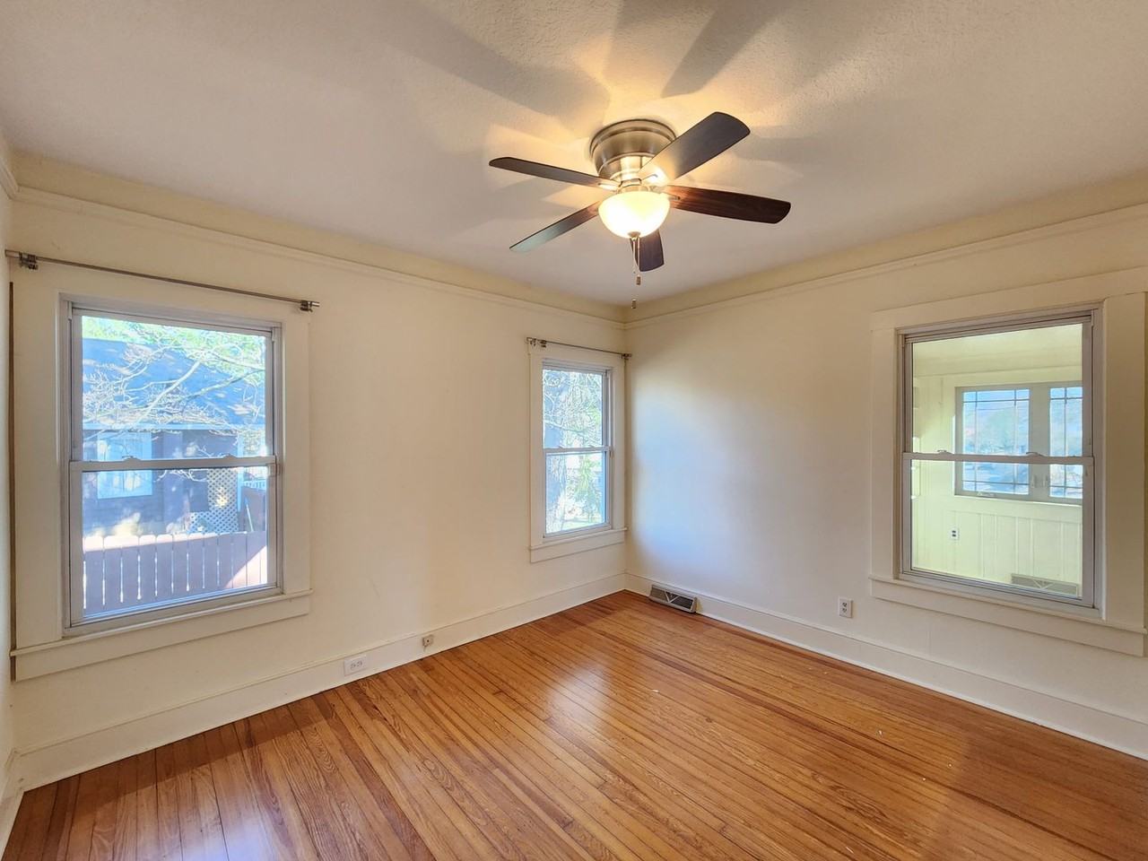 115 1st St - Photo 7 of 16