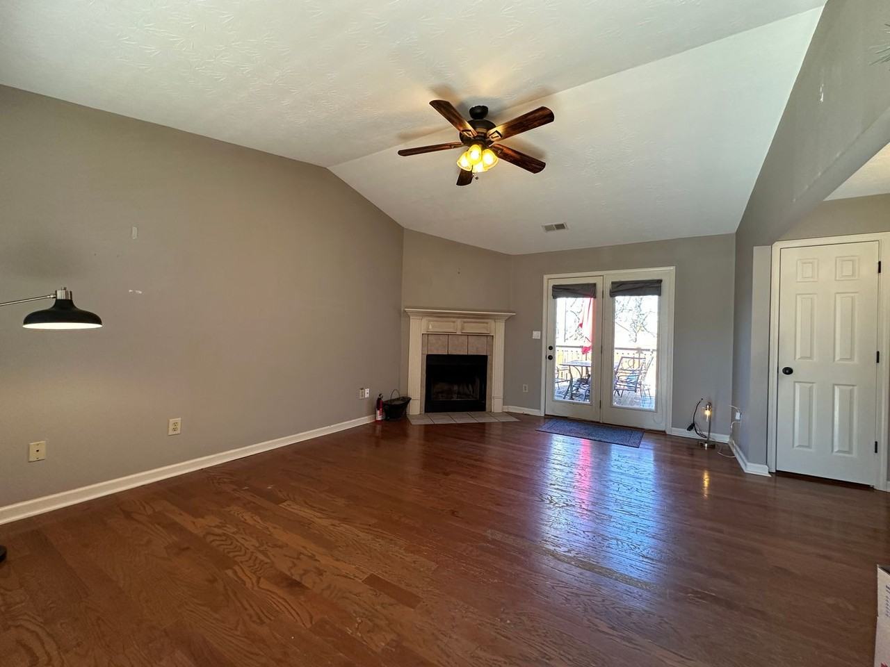 324 Pleasant Pointe Dr - Photo 2 of 18