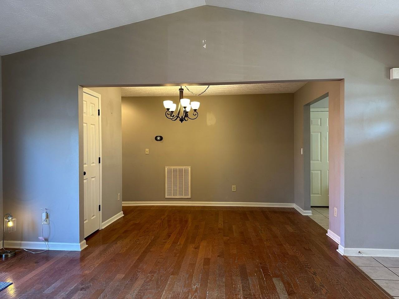 324 Pleasant Pointe Dr - Photo 3 of 18