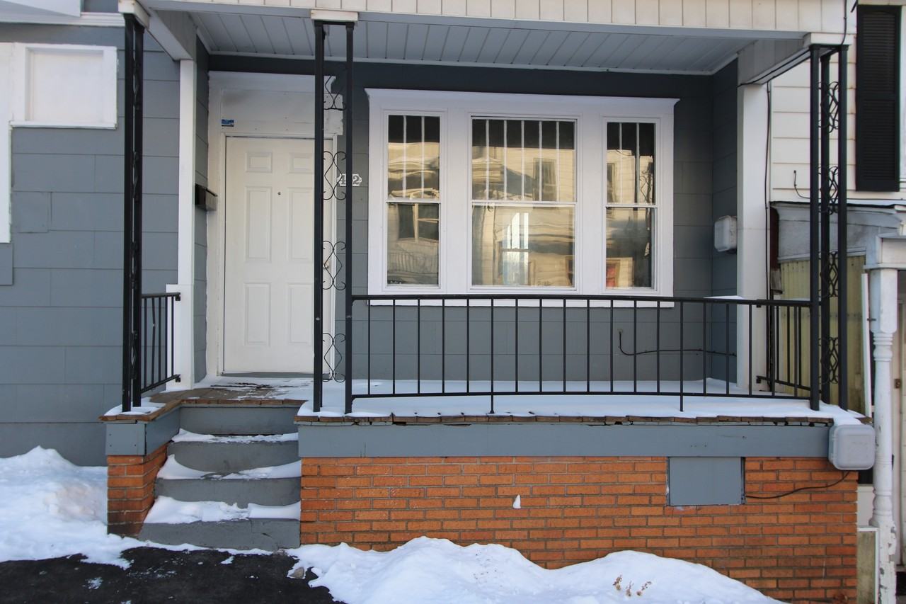 402 West Cherry Street - Photo 3 of 25