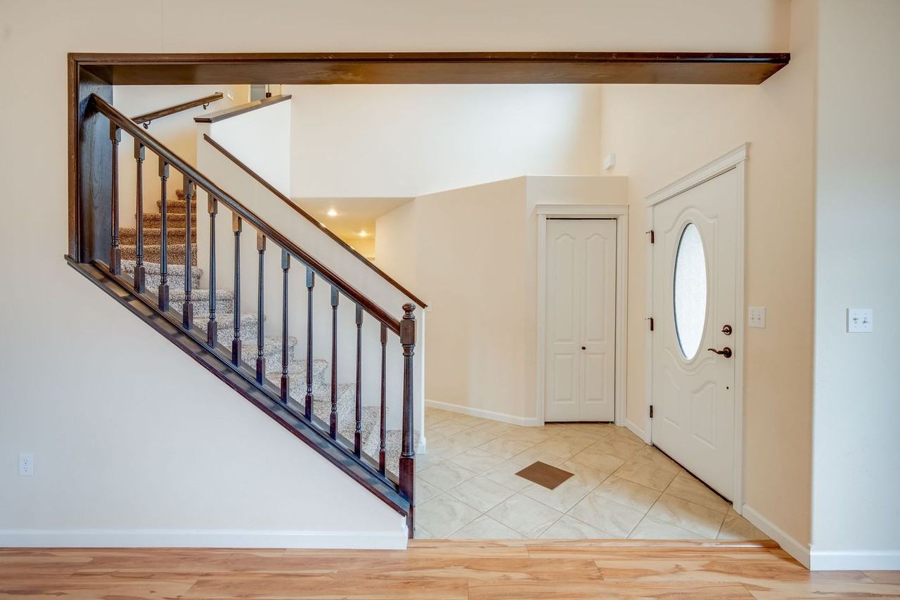 1210 Sw Marcia Dr - Photo 4 of 38