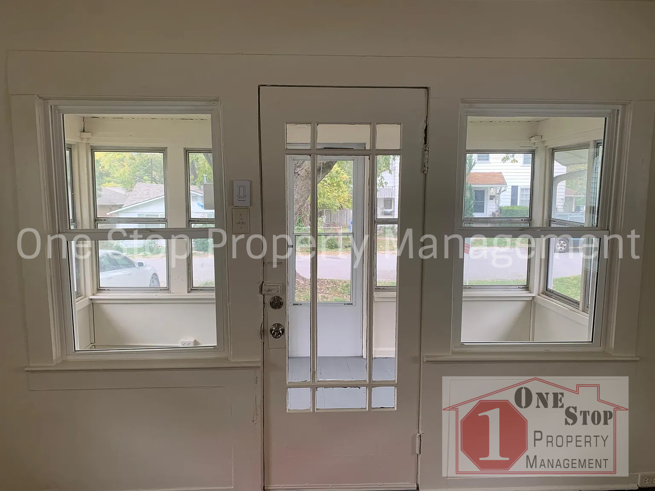 818 S Lake Dr - Photo 3 of 13