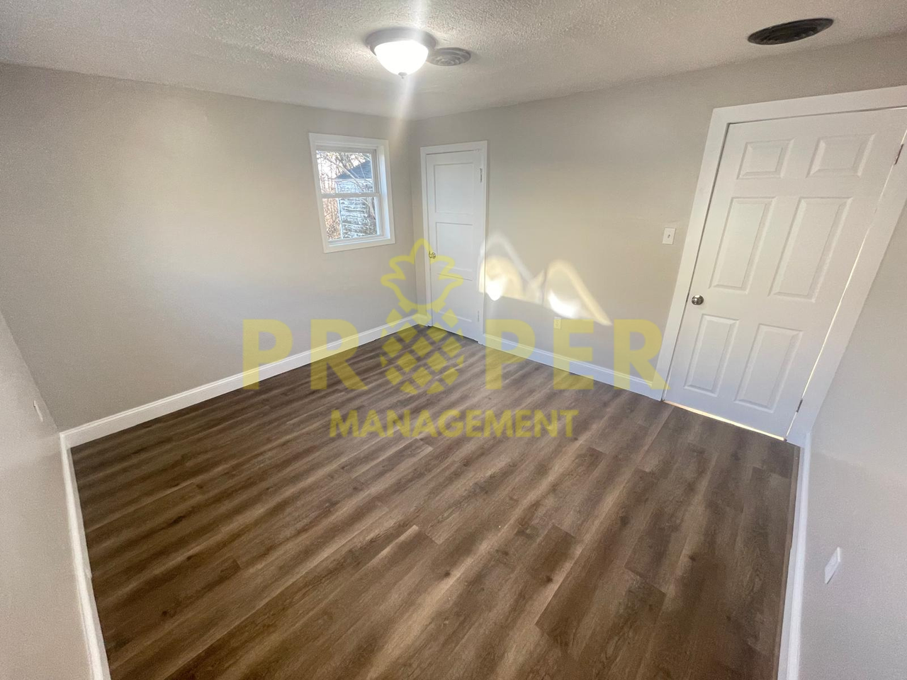 2827 Yergen Ct - Photo 3 of 7