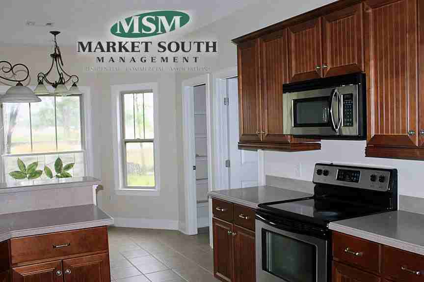 127 Mosswood Dr - Photo 7 of 32