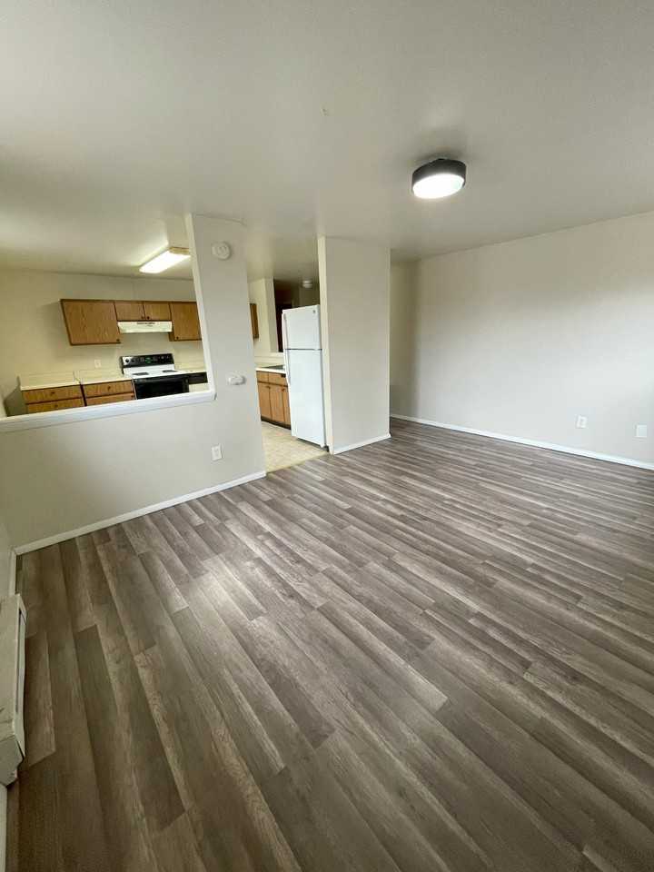 695 Park Avenue - Photo 2 of 11