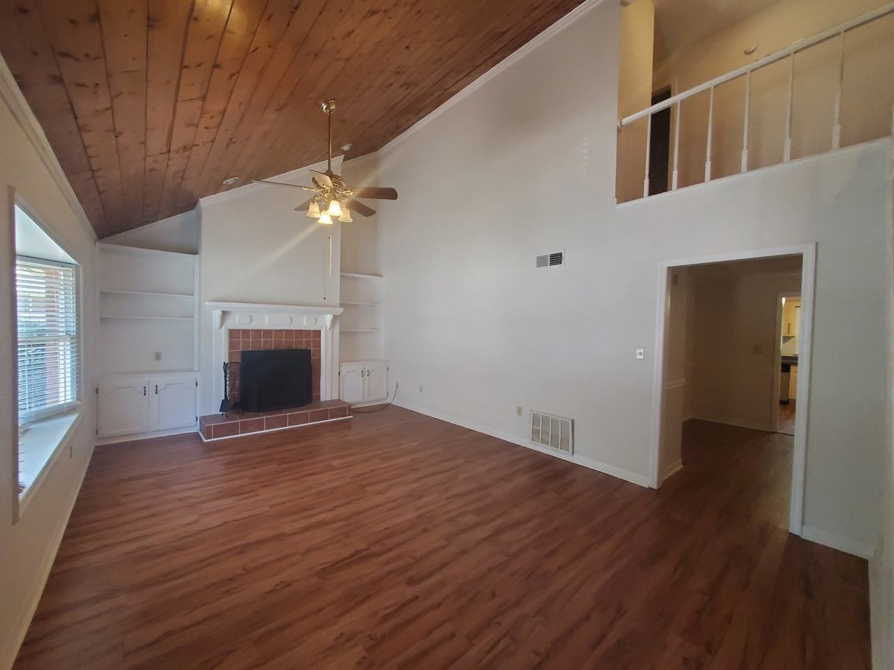214 Eaglewood Court - Photo 4 of 24