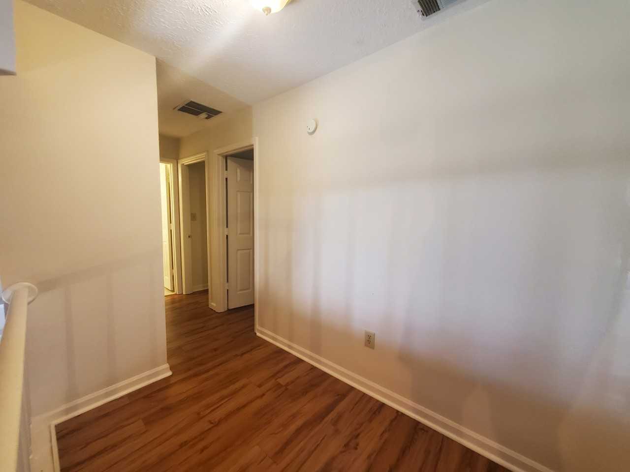 214 Eaglewood Court - Photo 6 of 24