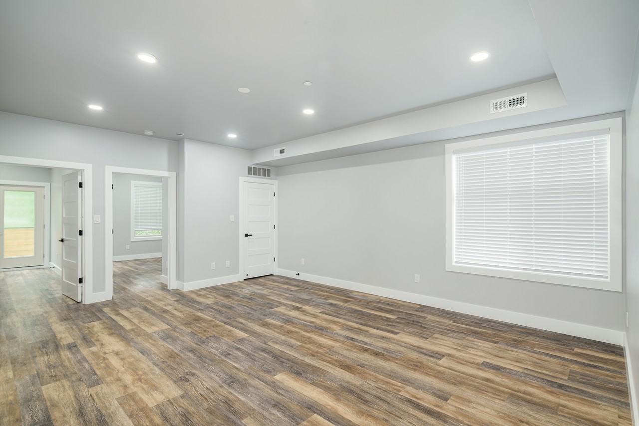 342 West Queen Lane - Photo 2 of 19