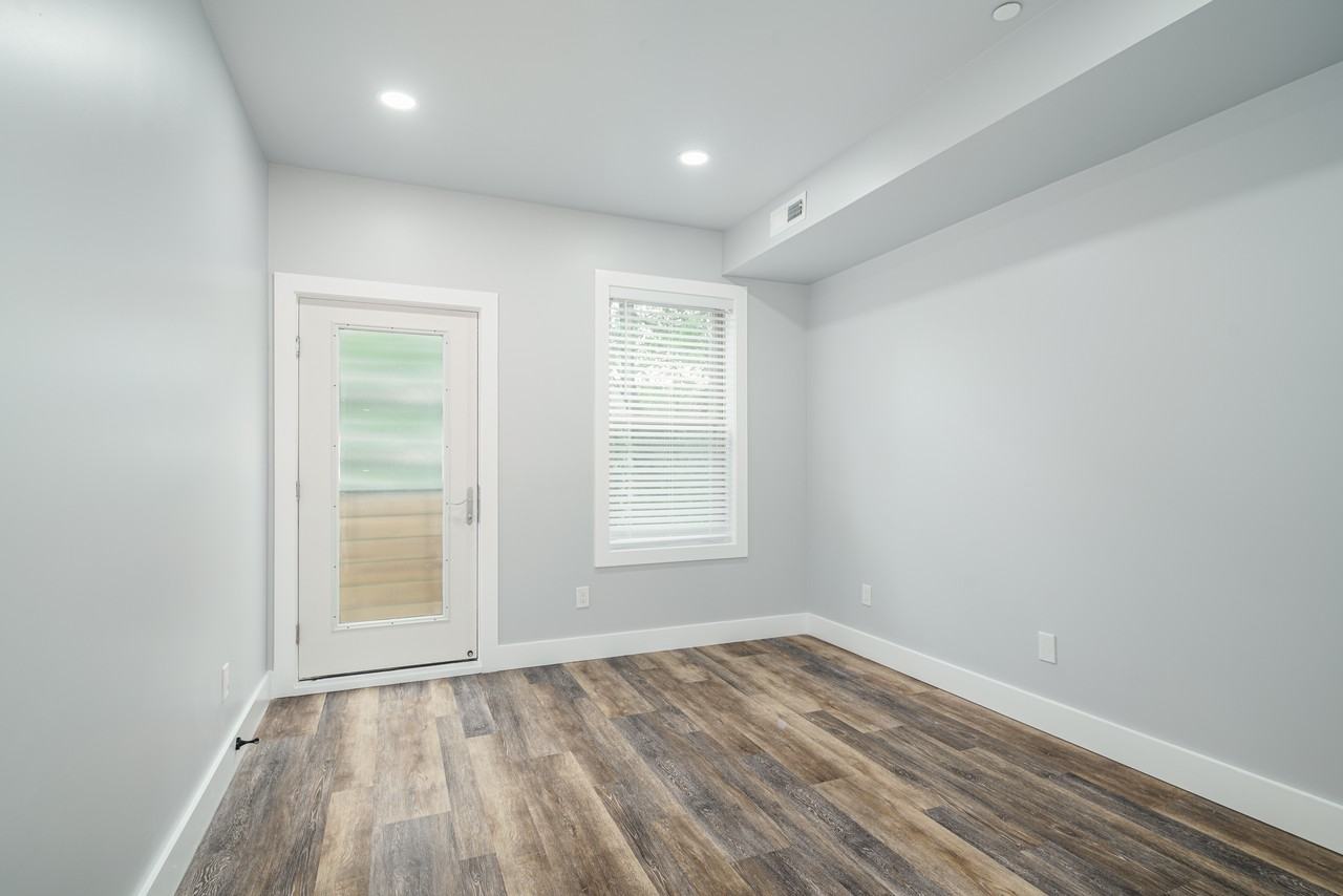 342 West Queen Lane - Photo 3 of 19