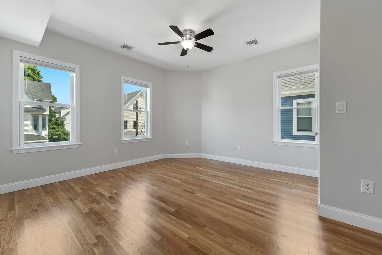 10 Benson Street - Photo 3 of 32