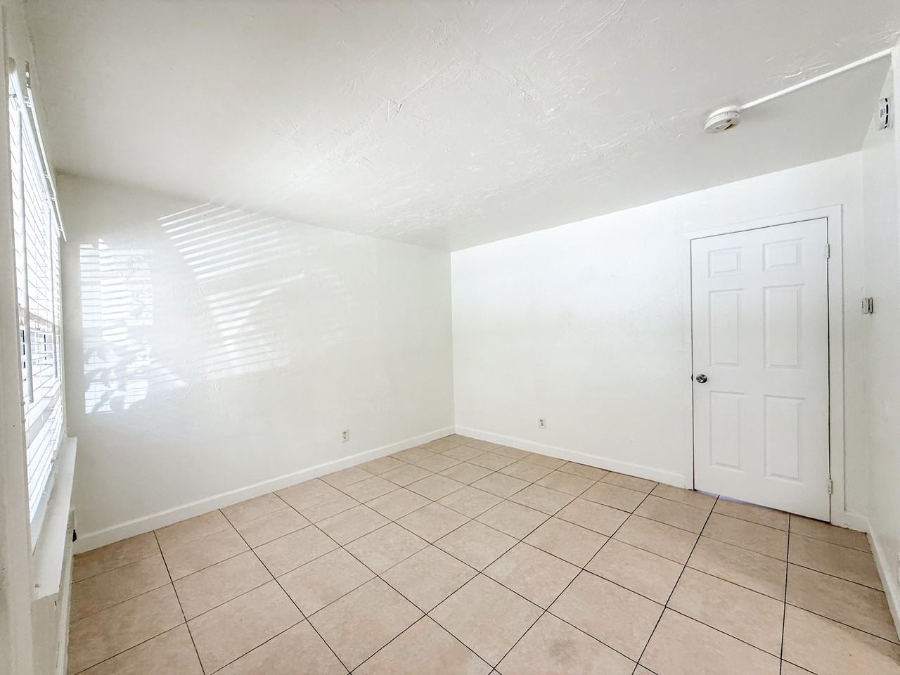 509 O Street - Photo 3 of 10