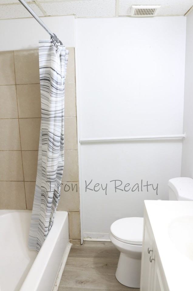 5121 Thompson Avenue - Photo 3 of 8