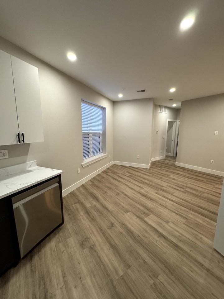 2385 Rhode Island Avenue Northeast - Photo 3 of 37