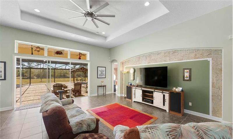 9764 Kings Crossing Dr - Photo 2 of 21