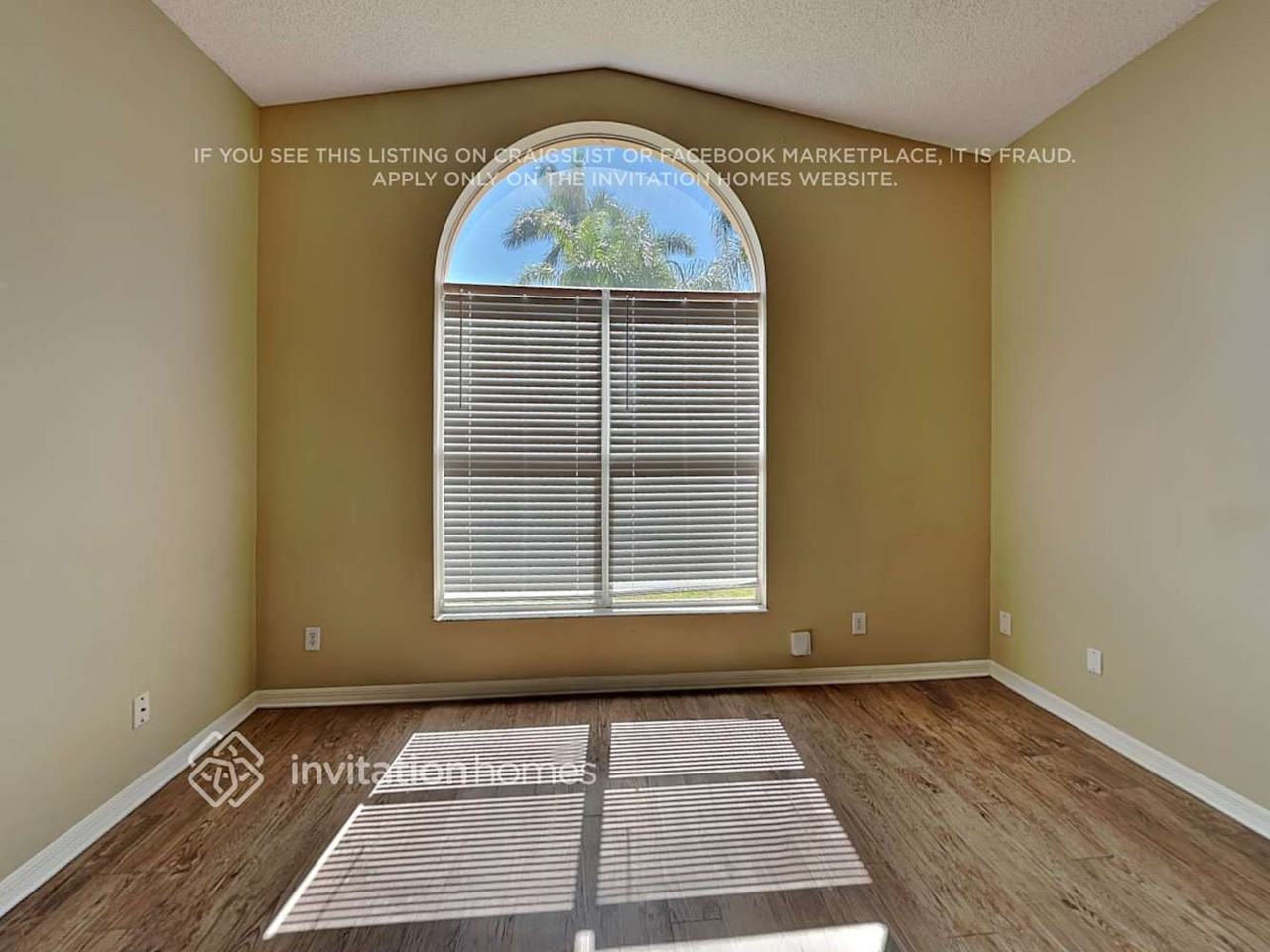 7003 Hammock Trace Dr - Photo 3 of 17