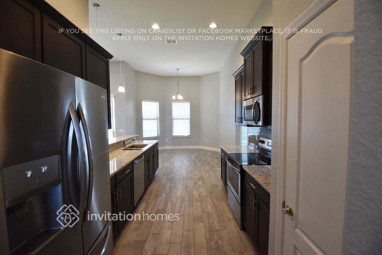 2861 Whitney St - Photo 4 of 17