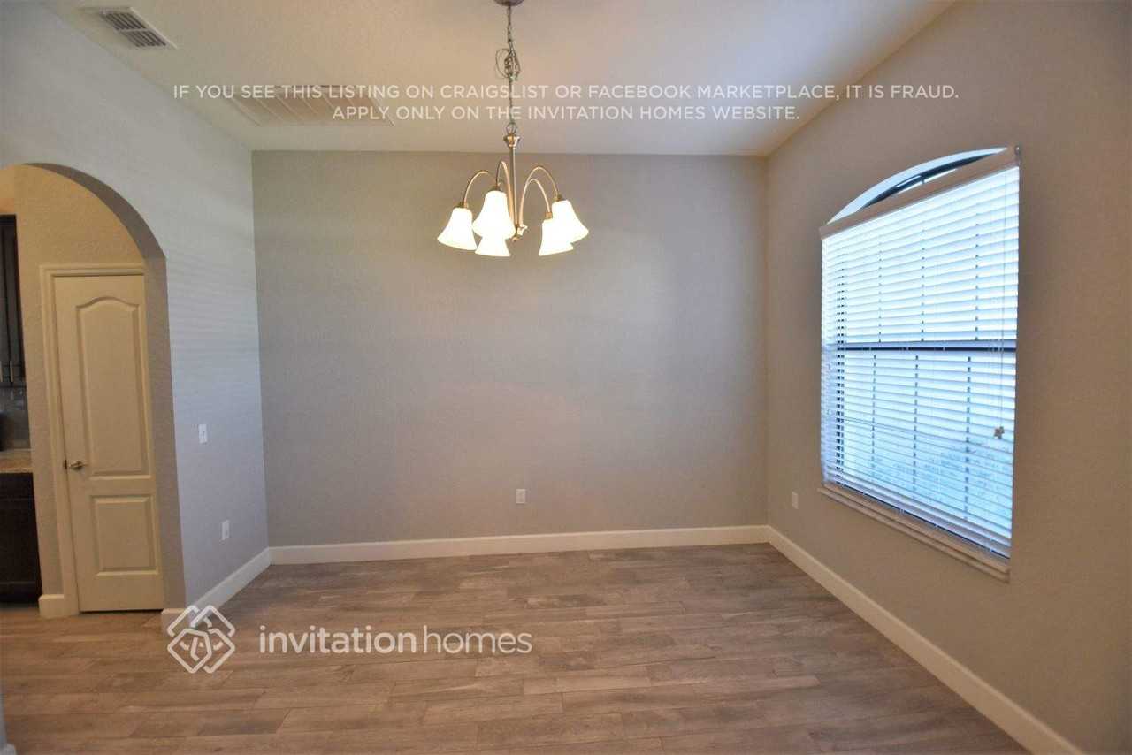 2861 Whitney St - Photo 6 of 17