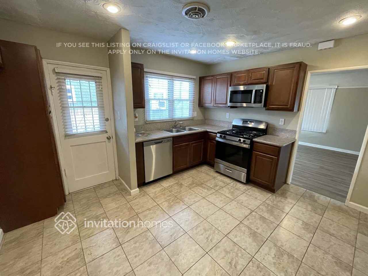 2017 W 65th Pl - Photo 4 of 21