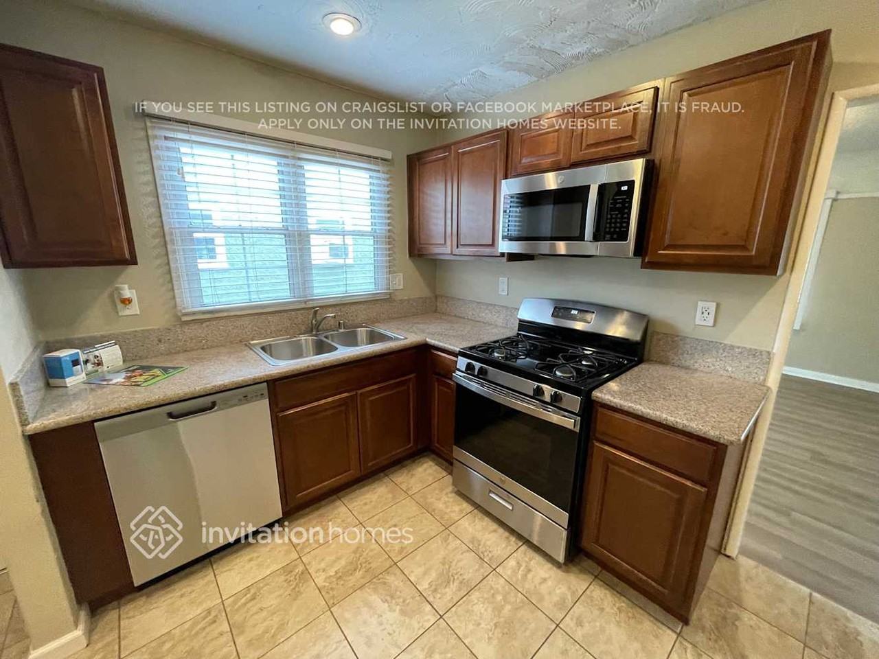 2017 W 65th Pl - Photo 5 of 21