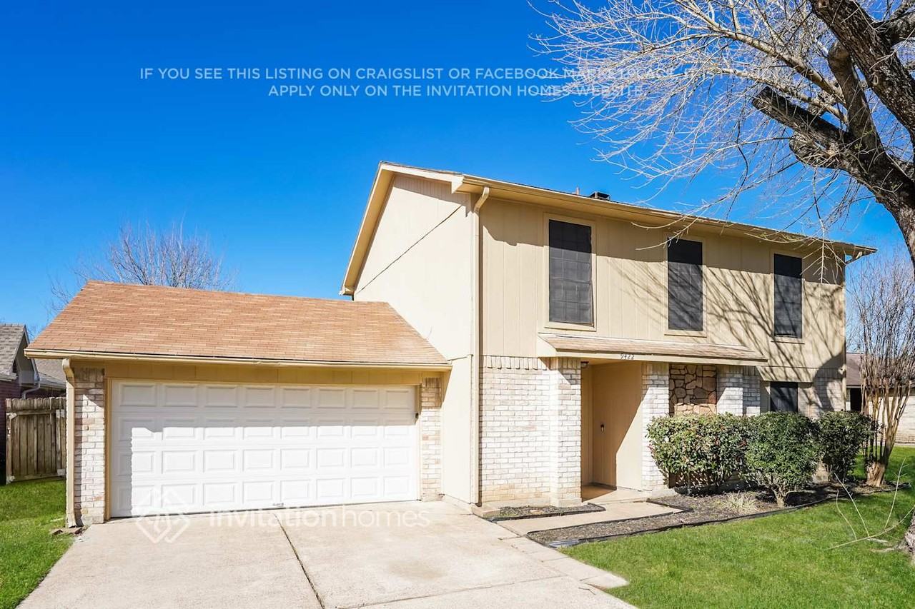 9422 Cedar Point Cir - Photo 2 of 18