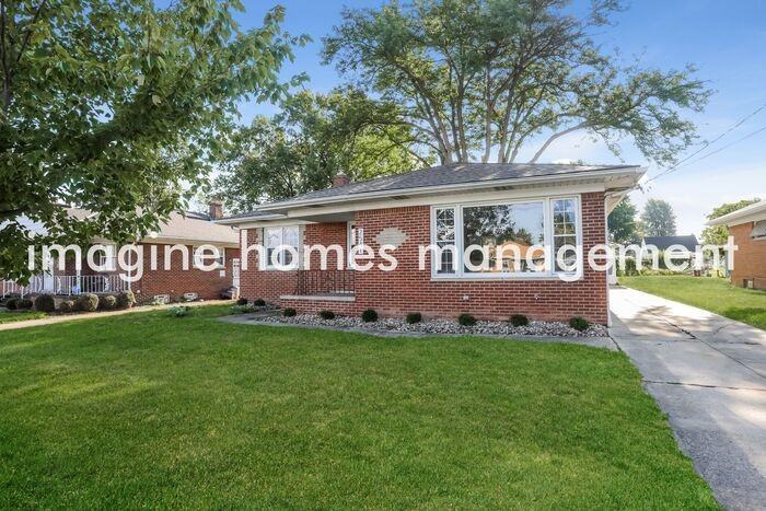 2541 Dale Ave - Photo 3 of 14