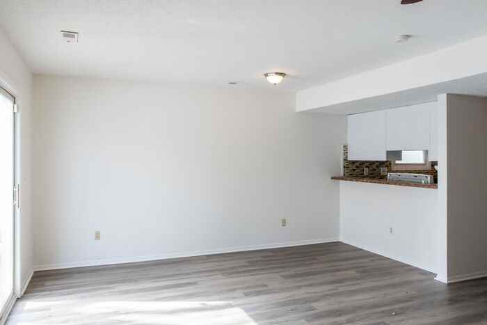 1863 E Creston Ave - Photo 2 of 10