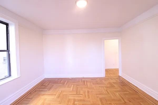 119-21 Metropolitan Avenue #4N